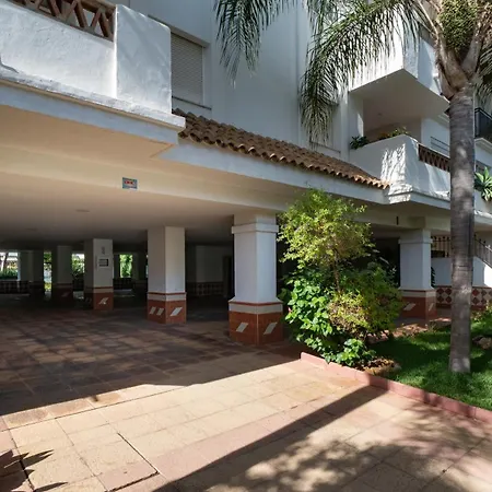Holidays & Homes I Playa, Piscinas ,relax